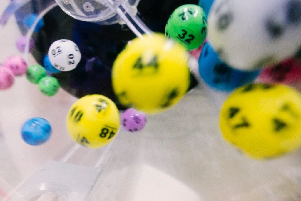 Furthermore cultivating Your Game playing Chances in Scoring that Lotteries